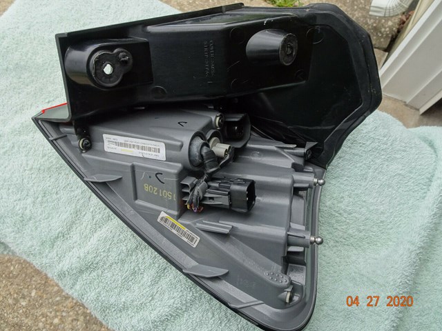 CHEROKEE  2014-2018 LED TAILLIGHT DRIVERS SIDE OEM USED PART# 681-029-07AF