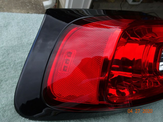 CHEROKEE  2014-2018 LED TAILLIGHT DRIVERS SIDE OEM USED PART# 681-029-07AF