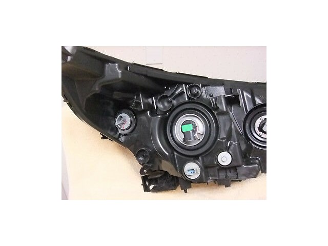 CRV  5-DOOR  2015-2016  HEADLIGHT  DRIVERS SIDE W/BULBS  OEM USED