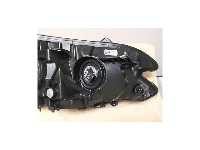 CRV  5-DOOR  2015-2016  HEADLIGHT  DRIVERS SIDE W/BULBS  OEM USED