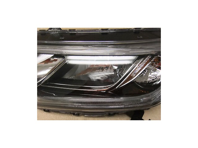 CRV  5-DOOR  2015-2016  HEADLIGHT  DRIVERS SIDE W/BULBS  OEM USED