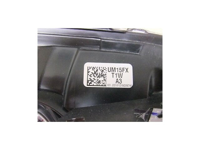 CRV  5-DOOR  2015-2016  HEADLIGHT  DRIVERS SIDE W/BULBS  OEM USED