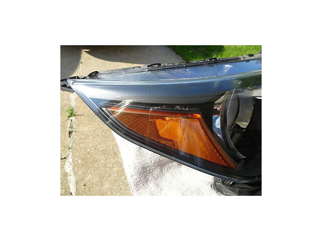 CRV  2012 - 2013 - 2014 HEADLIGHT PASS SIDE W/BULBS OEM USED 331-00T-OAA-01