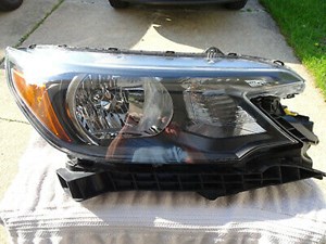CRV  2012 - 2013 - 2014 HEADLIGHT PASS SIDE W/BULBS OEM USED 331-00T-OAA-01