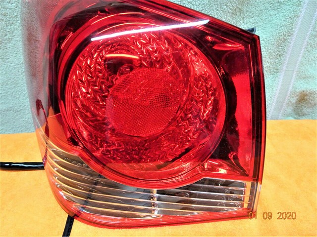 CRUZE  2011-2015 TAILLIGHT DRIVERS SIDE W/BULBS OEM  USED PART# 9454O776