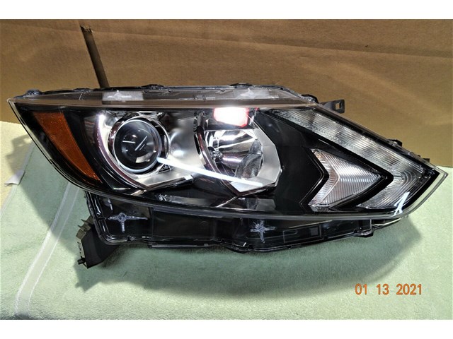 ROGUE NISSAN HEADLIGHT 2017-2019 PASSENGER SIDE OEM USED PART#26101-6MA0A