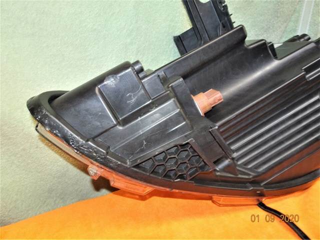 VERSA NISS 2015-2019 HEADLIGHT PASSENGER SIDE OEM USED PART #2601O-9KKOA