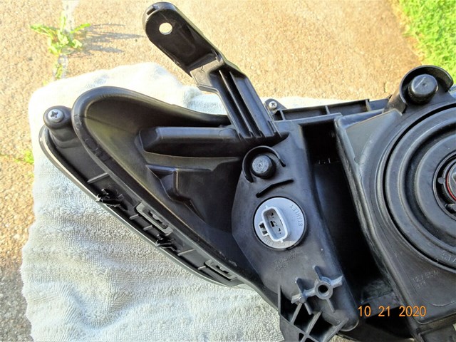 ODYSSEY HEADLIGHT 2014-2017 DRIVERS SIDE OEM USED PART# 33150-TK8-A02