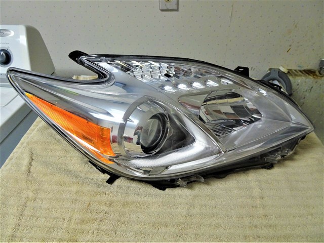 PRIUS  2012-2013-2014-2015 HEADLIGHT PASSENGER SIDE OEM USEDPART# 81130-47520