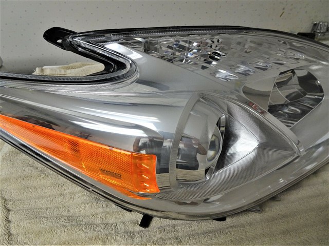 PRIUS  2012-2013-2014-2015 HEADLIGHT PASSENGER SIDE OEM USEDPART# 81130-47520