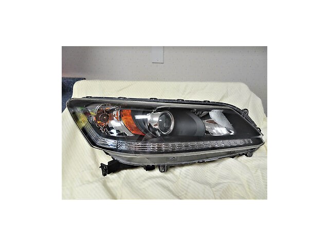 ACCORD  SEDAN HEADLIGHT 2013-2014-2015 PASSENGER SIDE WITH BULBS OEM  USED