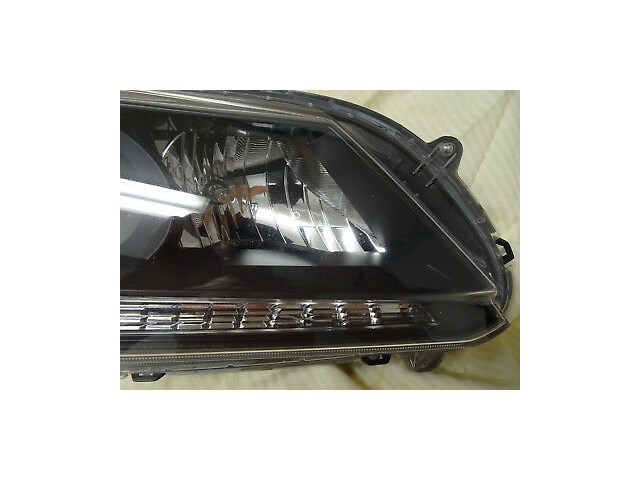 ACCORD  SEDAN HEADLIGHT 2013-2014-2015 PASSENGER SIDE WITH BULBS OEM  USED