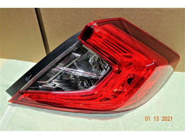 ACCORD SEDAN TAILLIGHT 2018-2019-2020 PASSENGER SIDE NONLED OEM USED 33500TVAA01