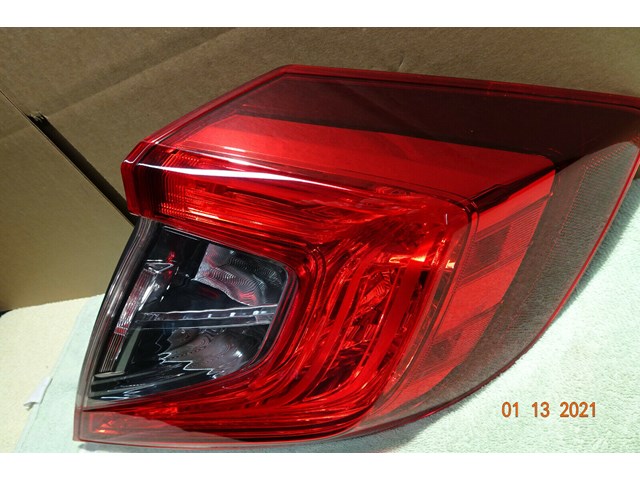 ACCORD SEDAN TAILLIGHT 2018-2019-2020 PASSENGER SIDE NONLED OEM USED 33500TVAA01