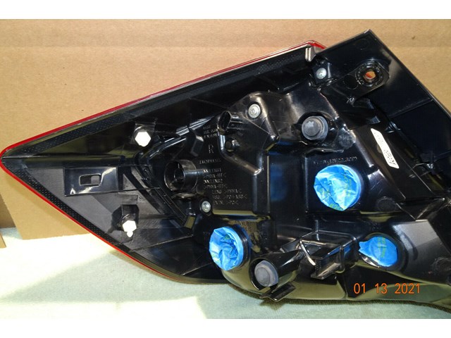 ACCORD SEDAN TAILLIGHT 2018-2019-2020 PASSENGER SIDE NONLED OEM USED 33500TVAA01