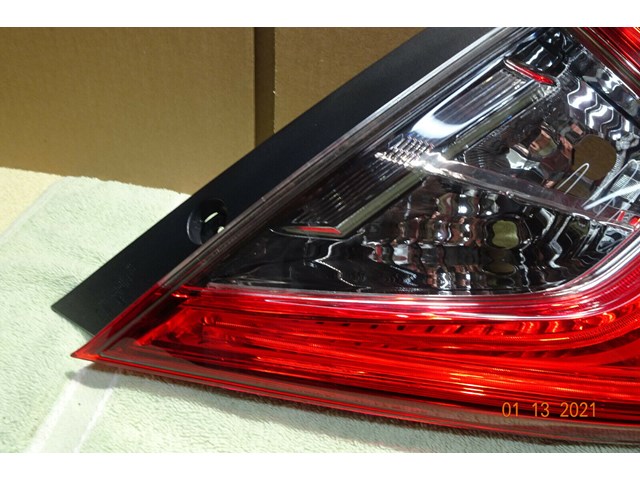 ACCORD SEDAN TAILLIGHT 2018-2019-2020 PASSENGER SIDE NONLED OEM USED 33500TVAA01