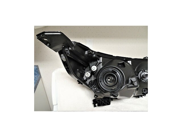 CR-V 2012 - 2013 - 2014 HEADLIGHT DRIVERS SIDE W/BULBS OEM  USED