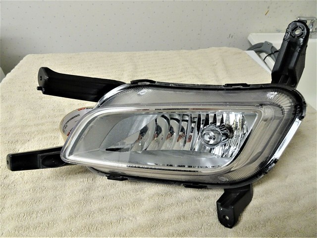 FOG LAMP OPTIMA DRIVERS SIDE 2014-2015 DRIVERS SIDE OEM USED PART# 922012T550