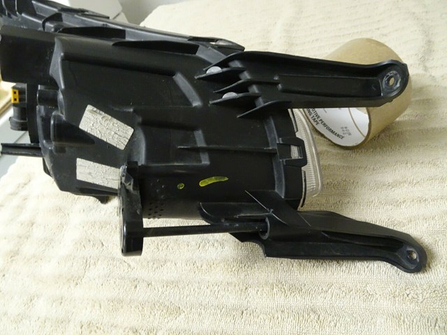 FOG LAMP OPTIMA DRIVERS SIDE 2014-2015 DRIVERS SIDE OEM USED PART# 922012T550