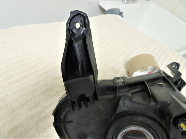 FOG LAMP OPTIMA DRIVERS SIDE 2014-2015 DRIVERS SIDE OEM USED PART# 922012T550