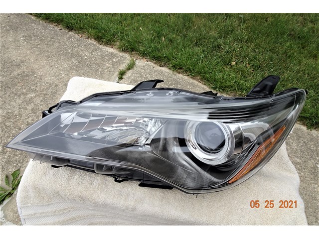 2015 Toyota Camry Headlight