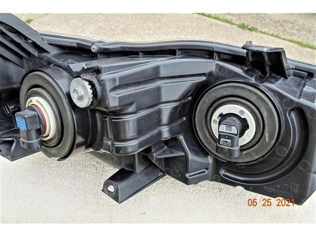 2015 Toyota Camry Headlight