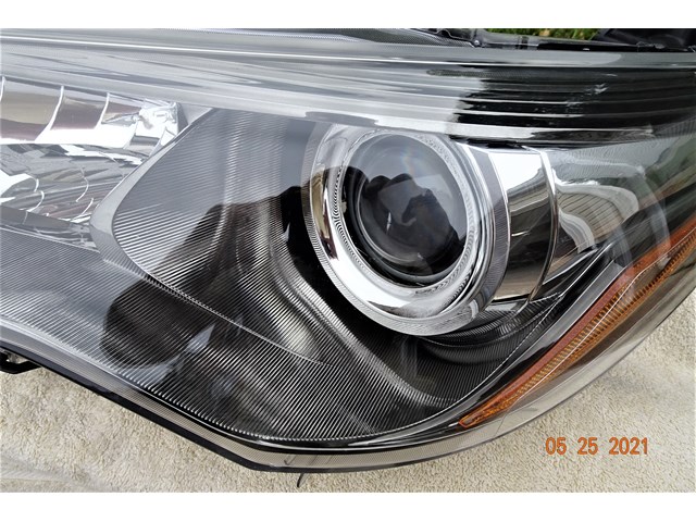 2015 Toyota Camry Headlight