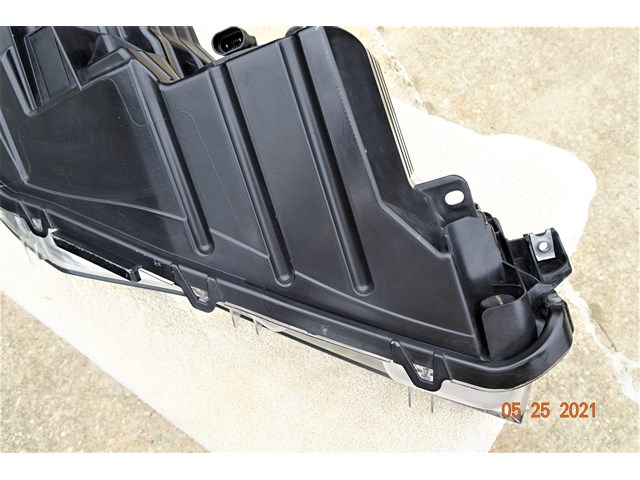 2015 Toyota Camry Headlight