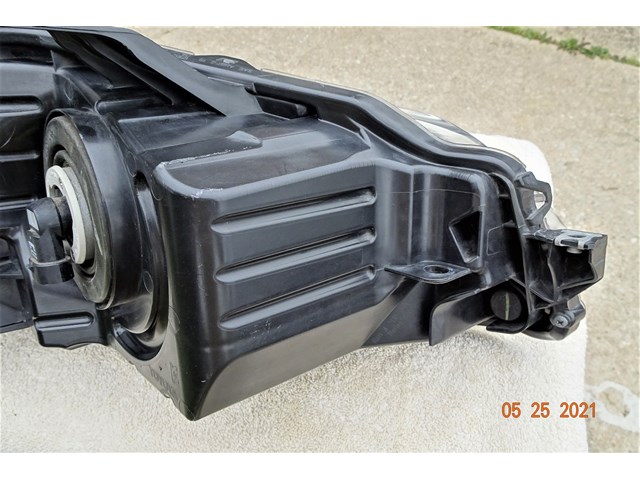 2015 Toyota Camry Headlight