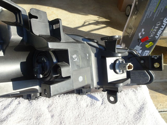 MURANO  2009-2014 S, SV, LE, SL HEADLIGHT DRIVERS SIDE OEM USED 