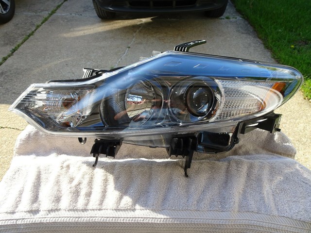 MURANO  2009-2014 S, SV, LE, SL HEADLIGHT DRIVERS SIDE OEM USED 