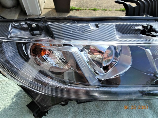 CIVIC SEDAN/COUPE/5DOOR 2016-2019 HEADLIGHT PASSENGER SIDE OEM USED#33100TBAA01 