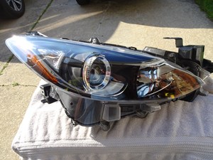 2014 - 2015 - 2016  Mazda 3 Headlight