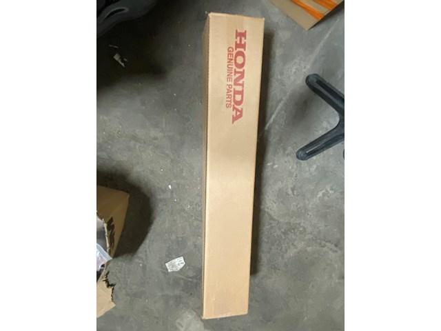 2016 - 2018 Honda Civic Molding Center, Front Grille.