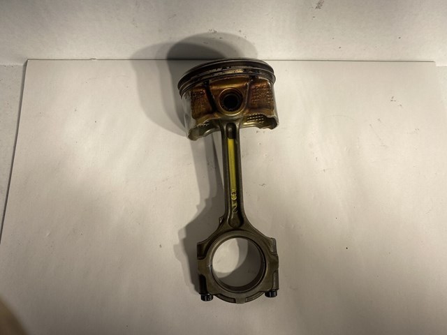 Nissan Altima Piston W/ Pin and Connecting Rod Part # 12010-JA02C