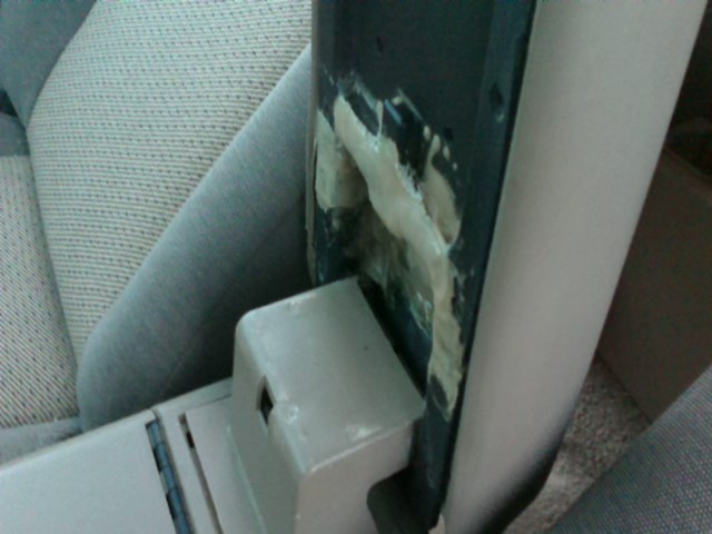 1998 Mazda B4000 Center Console