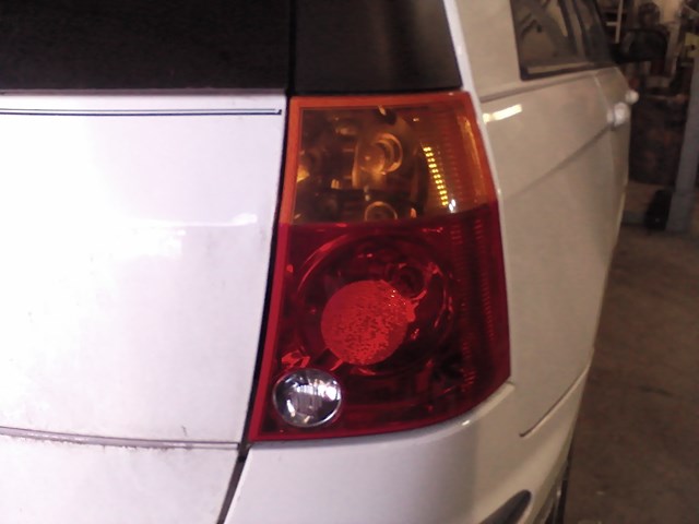 2004-2008 Chrysler Pacifica Tail Light Passenger Side