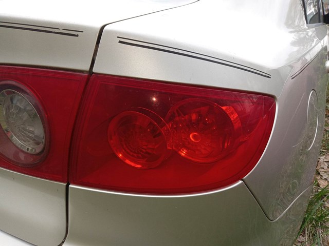 2004 2005 2006 Mazda Mazda 3 Passenger Tail Light Right R Brake