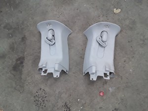 2010 Dodge Grand Caravan Center Pillar