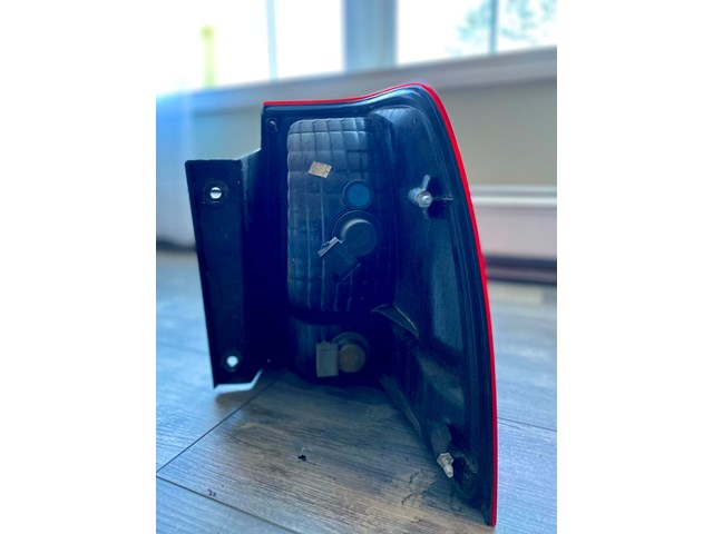 2004 OEM Ford Expedition Driver Tail Light