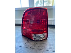 2004 OEM Ford Expedition Driver Tail Light