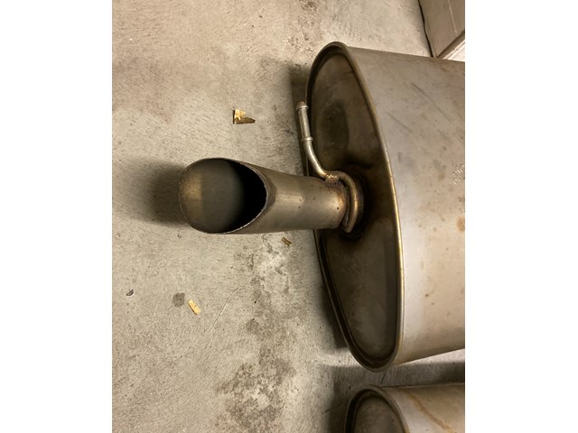 2018 Land Rover Range Rover Muffler Right Rear 5.0l Supercharged LR105224 includ