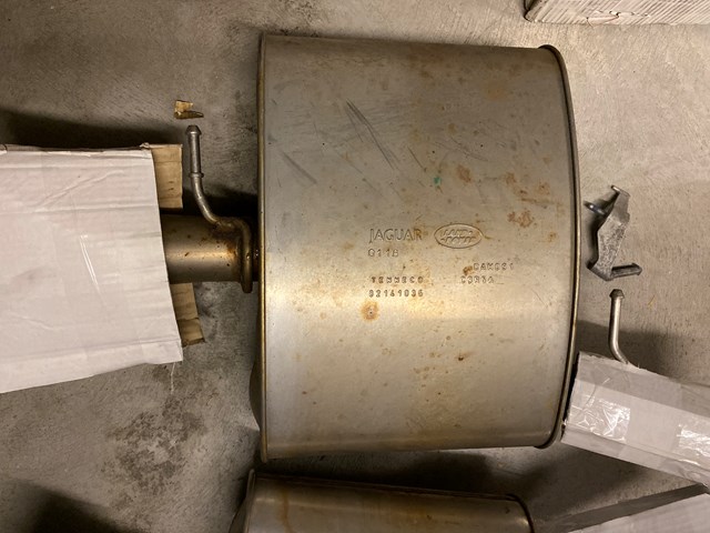 2018 Land Rover Range Rover Muffler Right Rear 5.0l Supercharged LR105224 includ