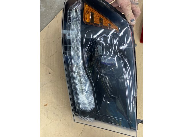 2015 Dodge Ram 1500 Headlight