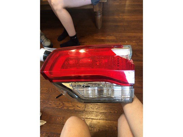 2015 Jeep Grand Cherokee Tail Light