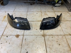 2003 Ford Mustang Headlights