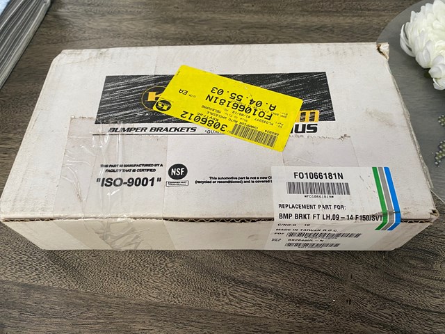 2009 2010 2011 2012 2013 2014 Ford F150 / SVT FRONT BUMPER BRACKET RIGHT HAND 