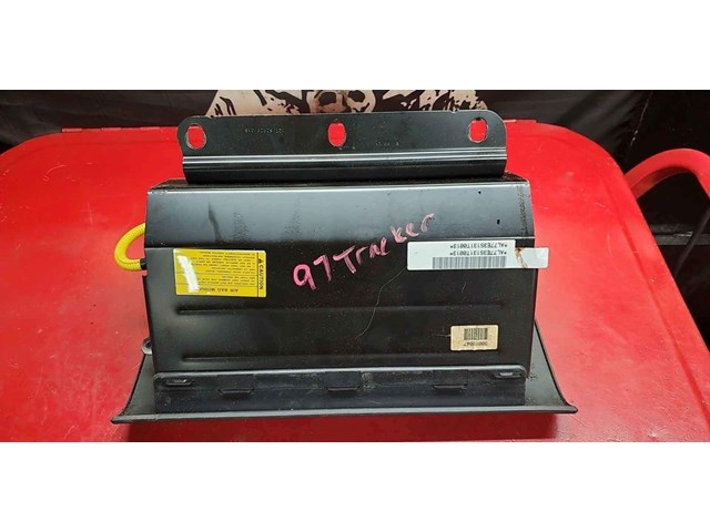 1997 Geo Tracker Passenger Air Bag
