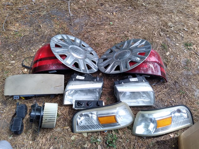 2006 Mercury Marquis Headlight