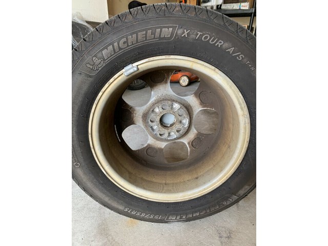 All season Michelin tires 195/65R15 with wheels